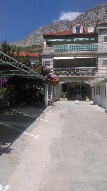 Apartment Danka 오미스 외부 사진
